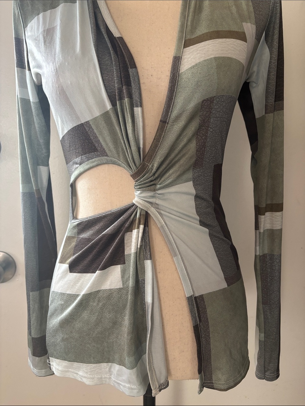 Twist Front Cutout Long Sleeve Top - Olive & Gray Geometric